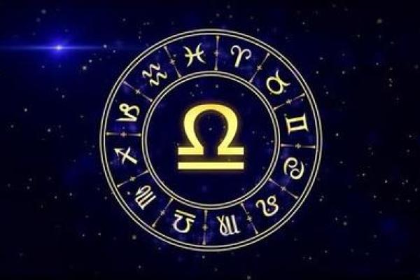 女运程解析：每月运势全揭秘