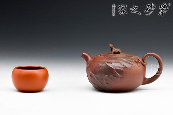 解读莲字：纯洁与坚韧的双重象征