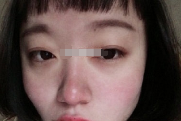 如何打造自然迷人的女生八字眉技巧
