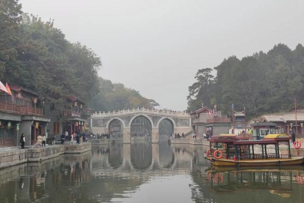 桥名字与地域特色：它们如何塑造地方记忆