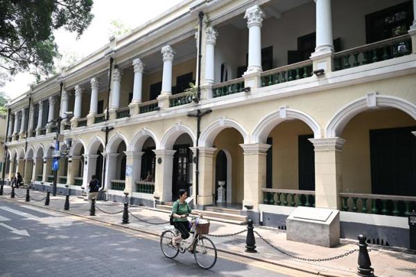 八字大门的文化象征与建筑风格结合