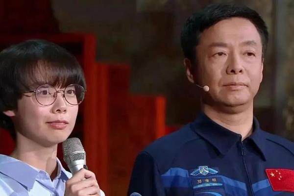 郑恺八字揭秘：从命运看他的事业与人生轨迹