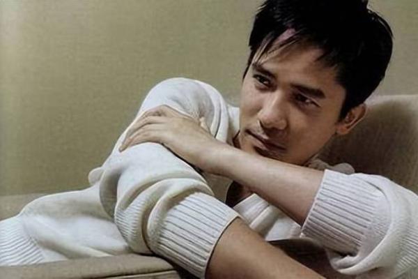 探秘梁朝伟生辰八字：背后的命运玄机与星途轨迹